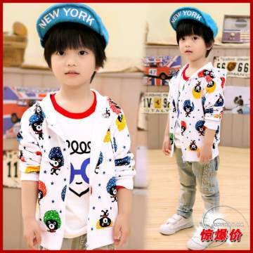 秋日爆款童裝來襲 迷你兔外貿喜洋洋拉鏈外套，韓版設計引領地攤新風尚